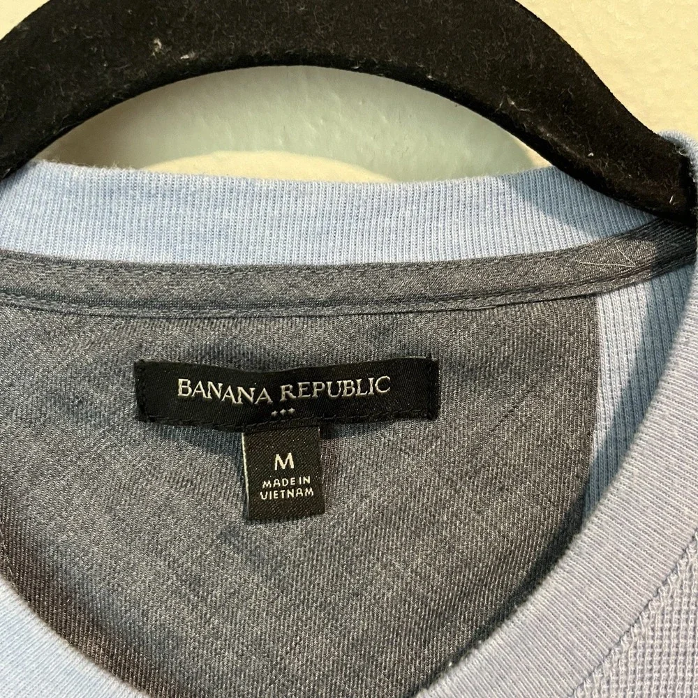 Banana Republic Henley Shirt Men's Medium Waffle Knit Cotton Blend Light Blue LS